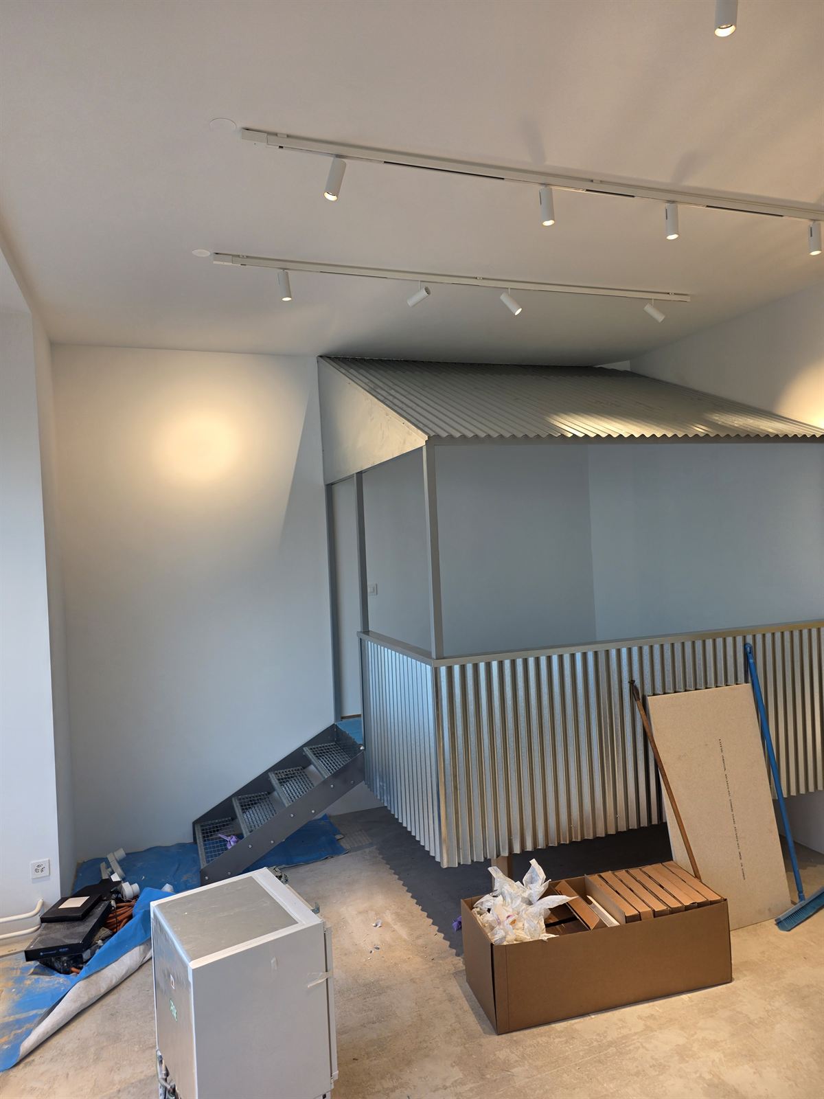 Structure et plafond technique avant finitions